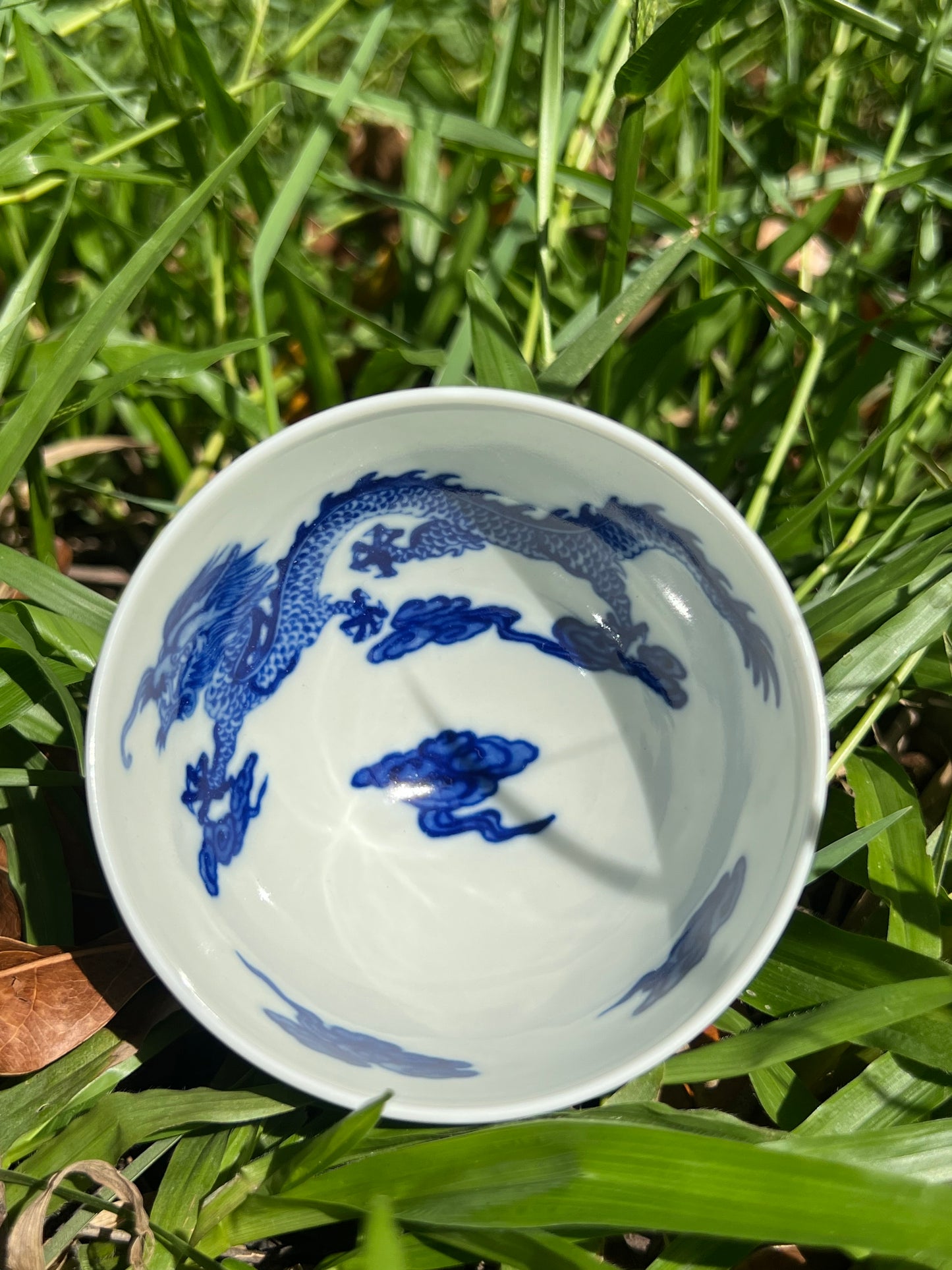 Hand Engraved Chinese Blue and White Porcelain Dragon Jingdezhen Teacup Master Cup Ceramic Artwork