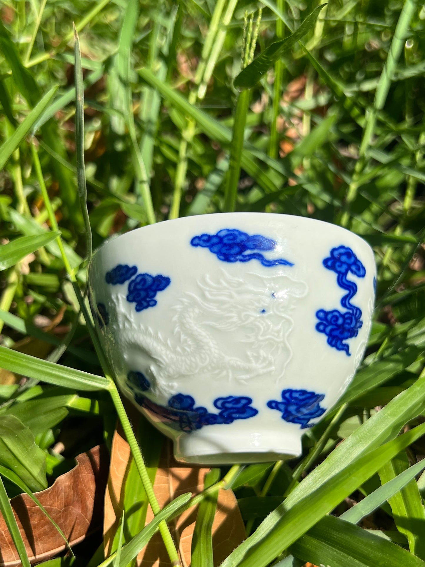 Hand Engraved Chinese Blue and White Porcelain Dragon Jingdezhen Teacup Master Cup Ceramic Artwork