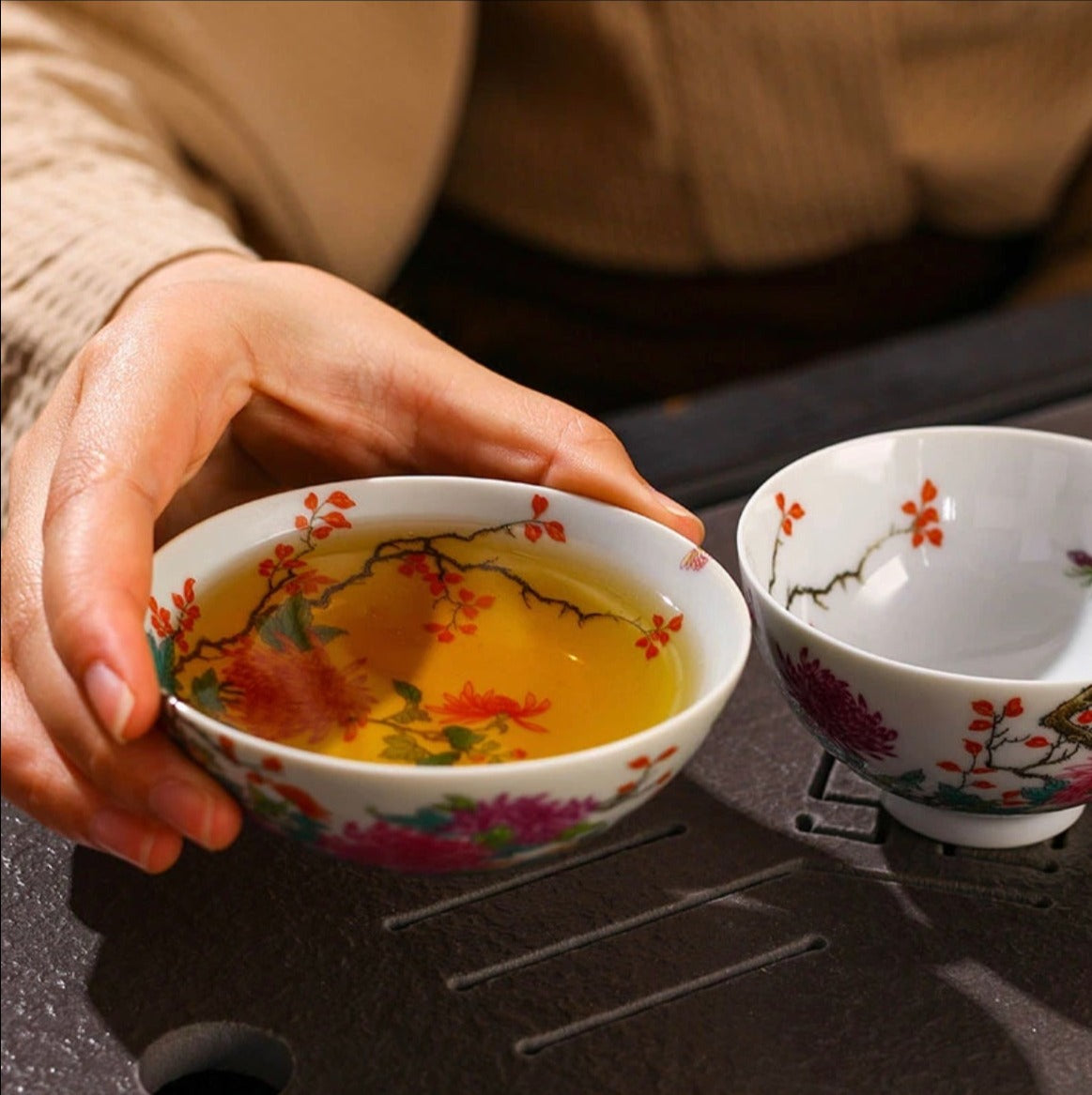 This is a Chinese Jingdezhen ceramic teacup