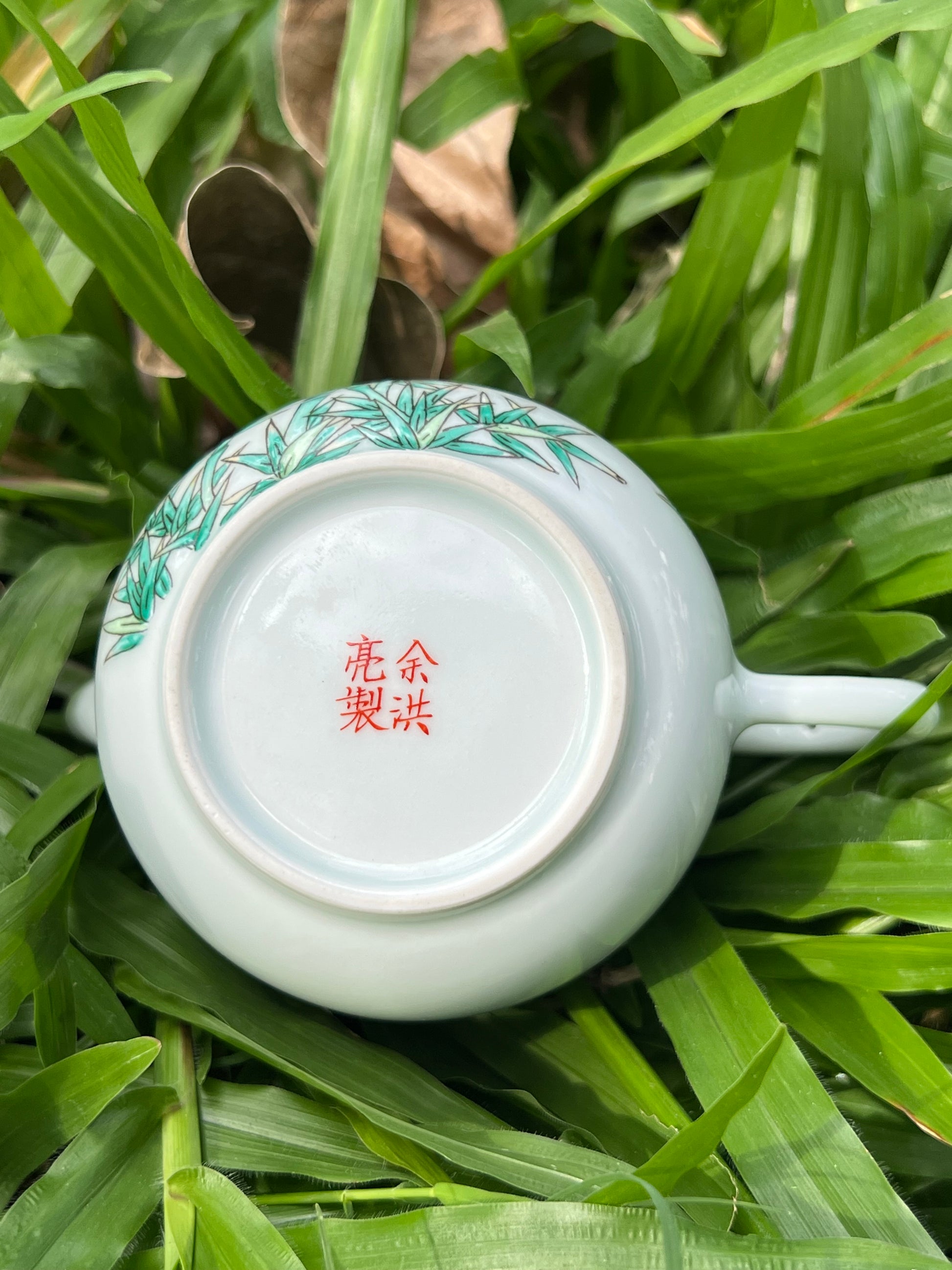 this is Chinese Jingdezhen famille rose ceramic teapot. this is a ceramic bamboo teapot