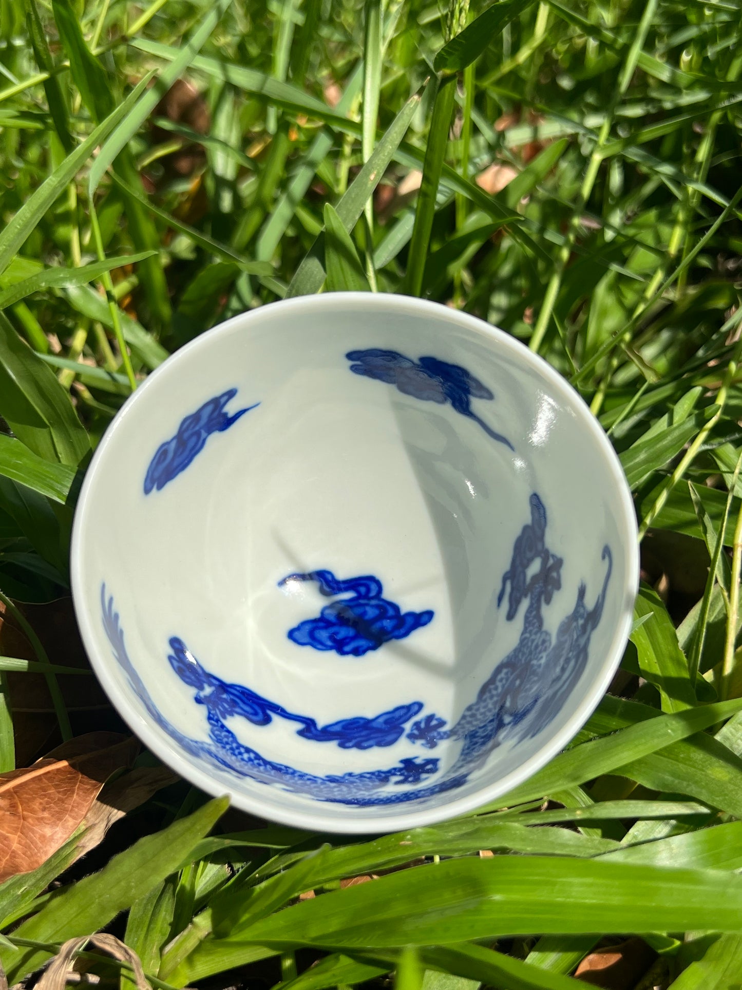 Hand Engraved Chinese Blue and White Porcelain Dragon Jingdezhen Teacup Master Cup Ceramic Artwork