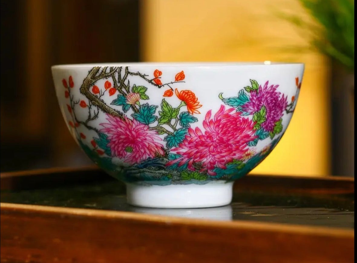 This is a Chinese Jingdezhen ceramic teacup