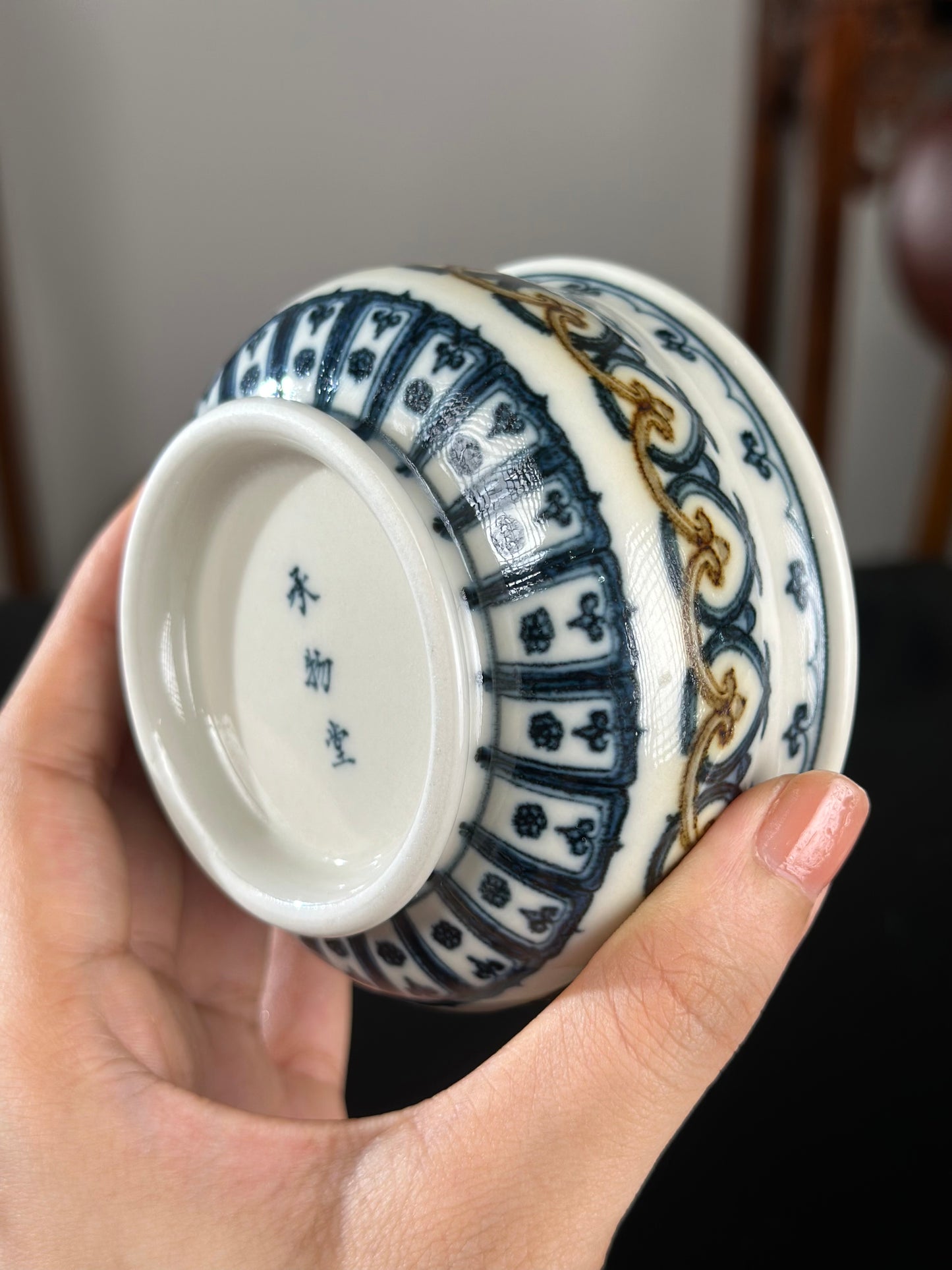 Handpainted Chinese Luxious Blue White Porcelain  Underglaze Gold Youlijin Traditional Baoxiang Flower Pattern Masterpiece Gaiwan Teacup Set Artwork