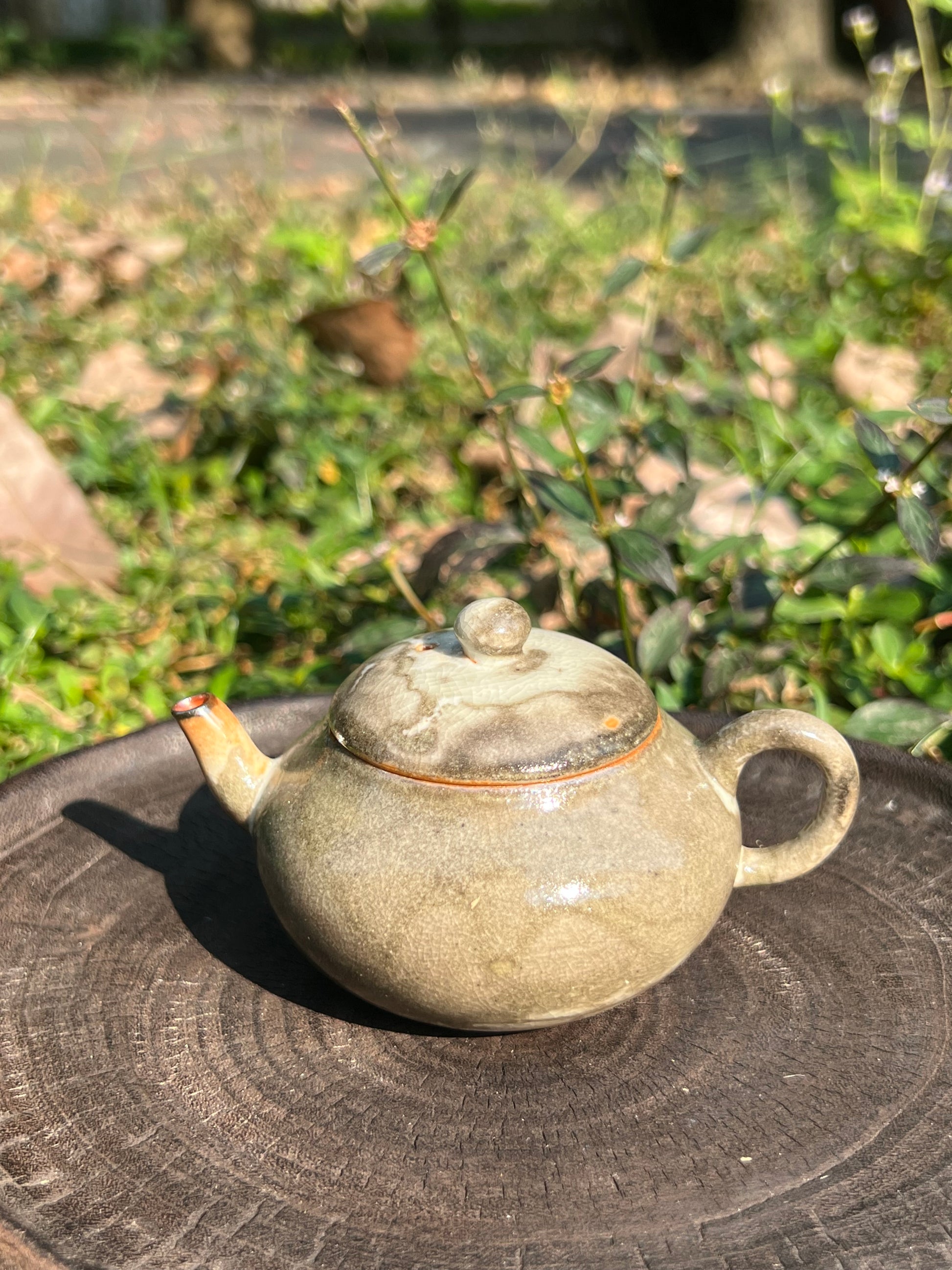 this is a ceramic teapot