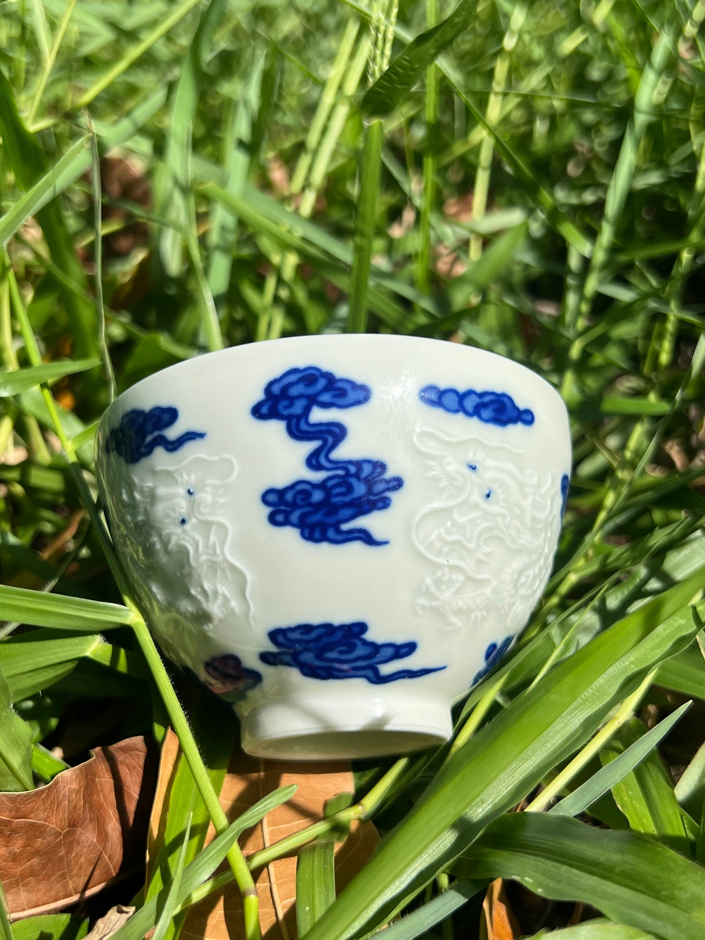 Hand Engraved Chinese Blue and White Porcelain Dragon Jingdezhen Teacup Master Cup Ceramic Artwork