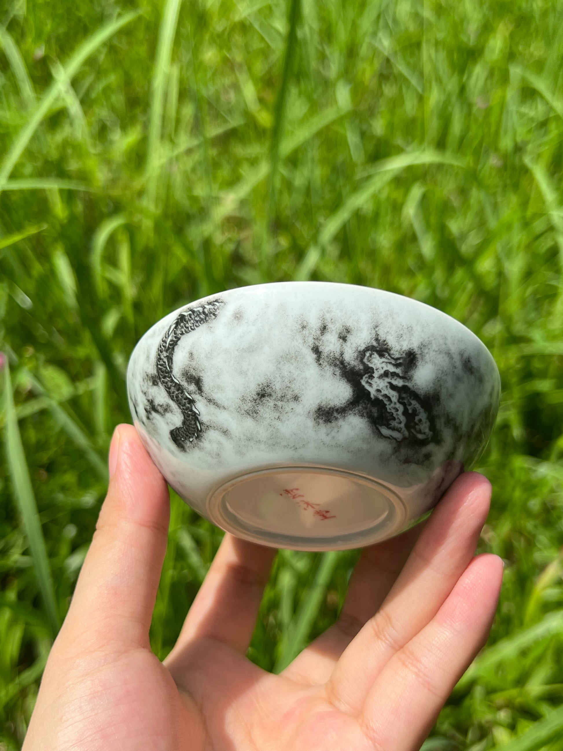 this is a Chinese Jingdezhen dragon teacup.this is a ceramic teacup