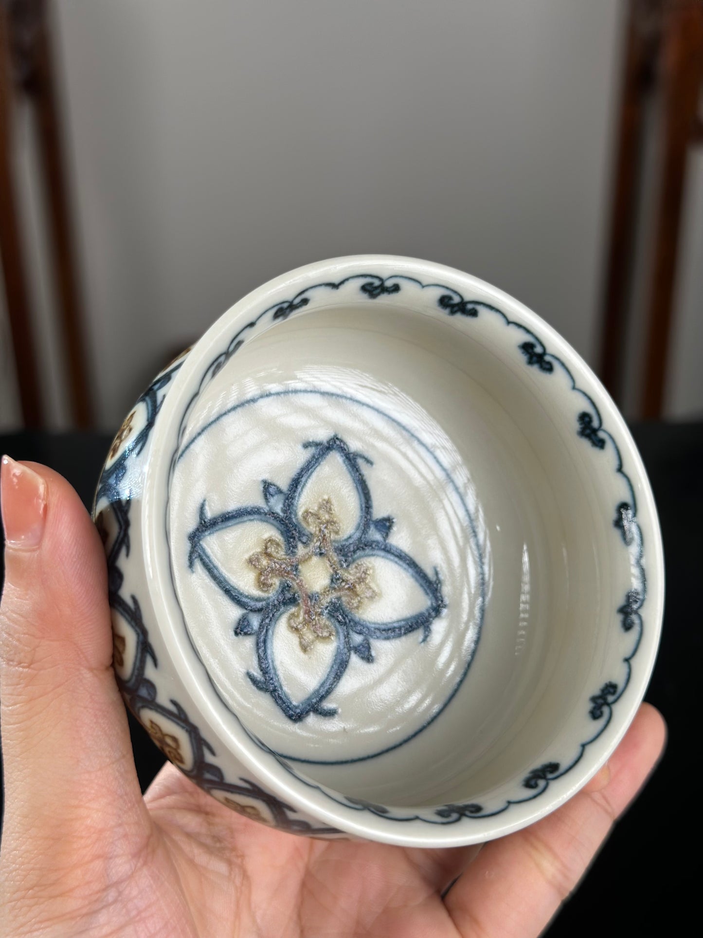 Handpainted Chinese Luxious Blue White Porcelain  Underglaze Gold Youlijin Traditional Baoxiang Flower Pattern Masterpiece Gaiwan Teacup Set Artwork