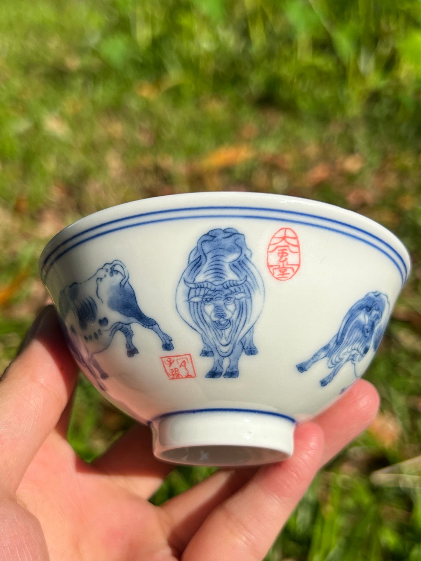 this is Chinese Jingdezhen blue and white porcelain teacup. this is a ceramic teacup