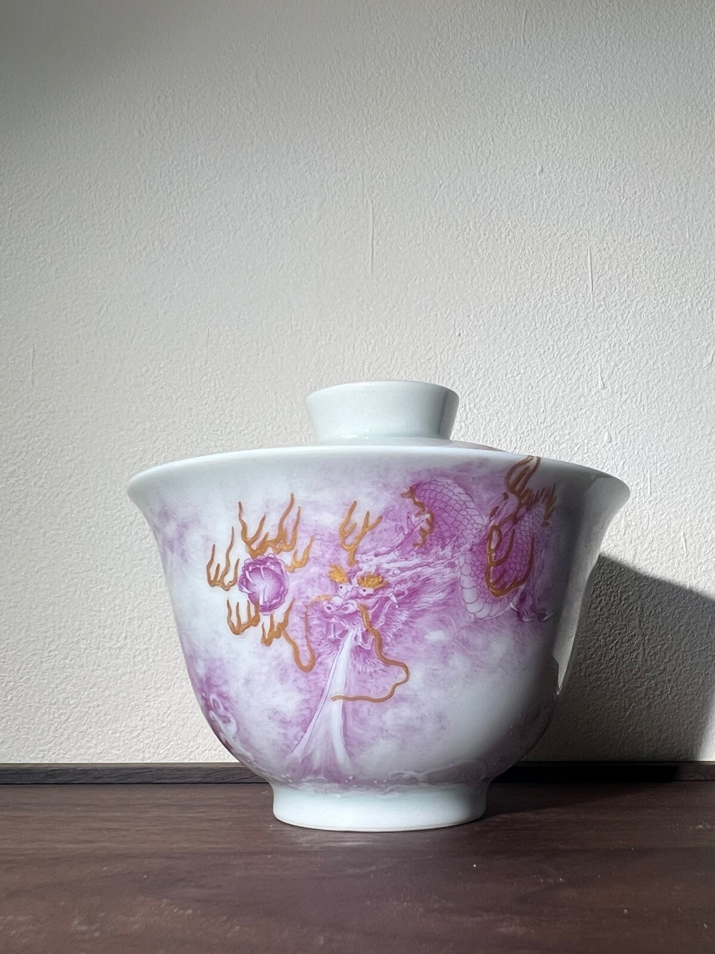 this is a Chinese Jingdezhen ceramic dragon teapot gaiwan