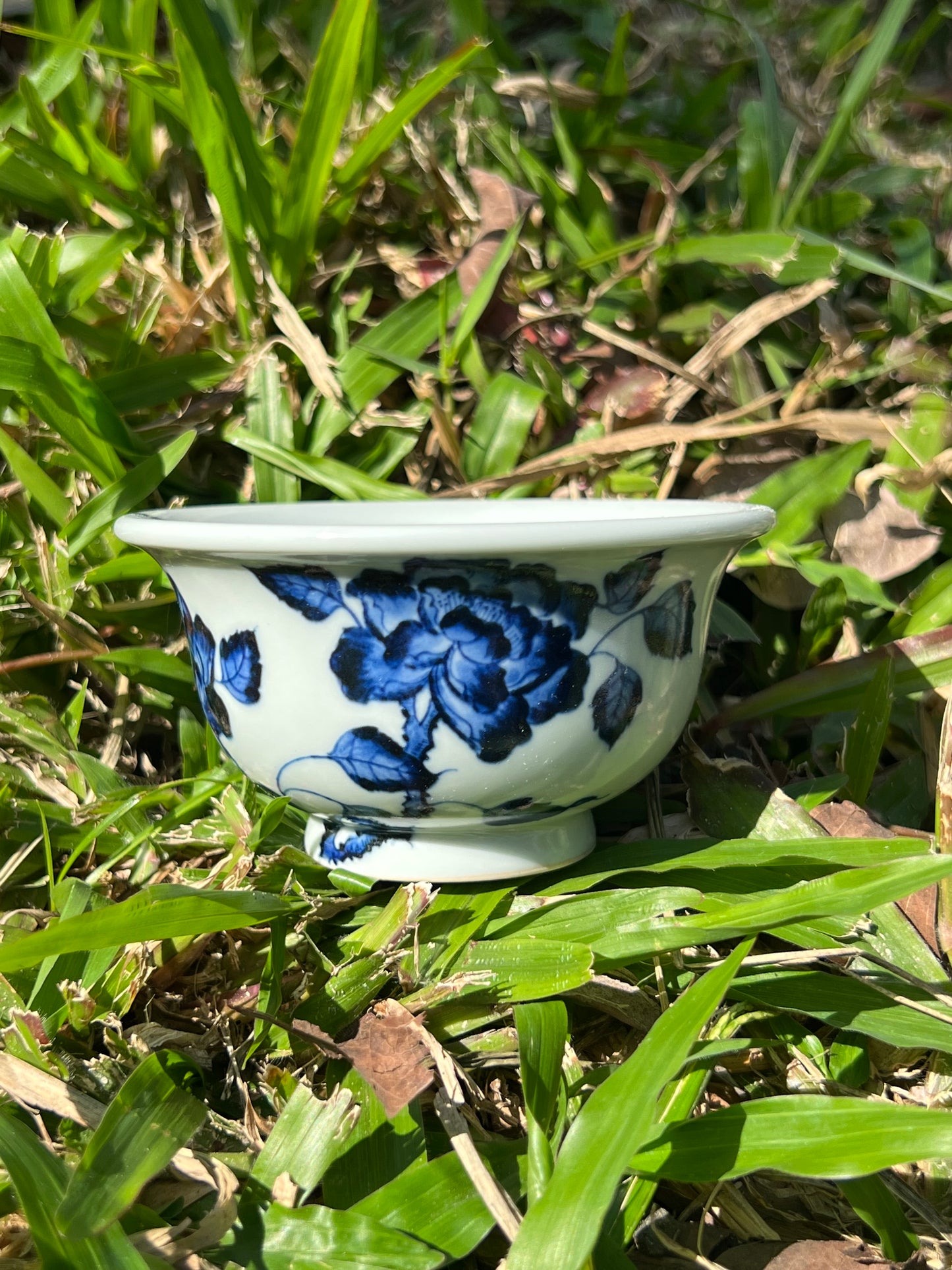 Hand Painted Chinese Blue and White Porcelain Peony Gaiwan Jingdezhen Master Ceramic Artwork