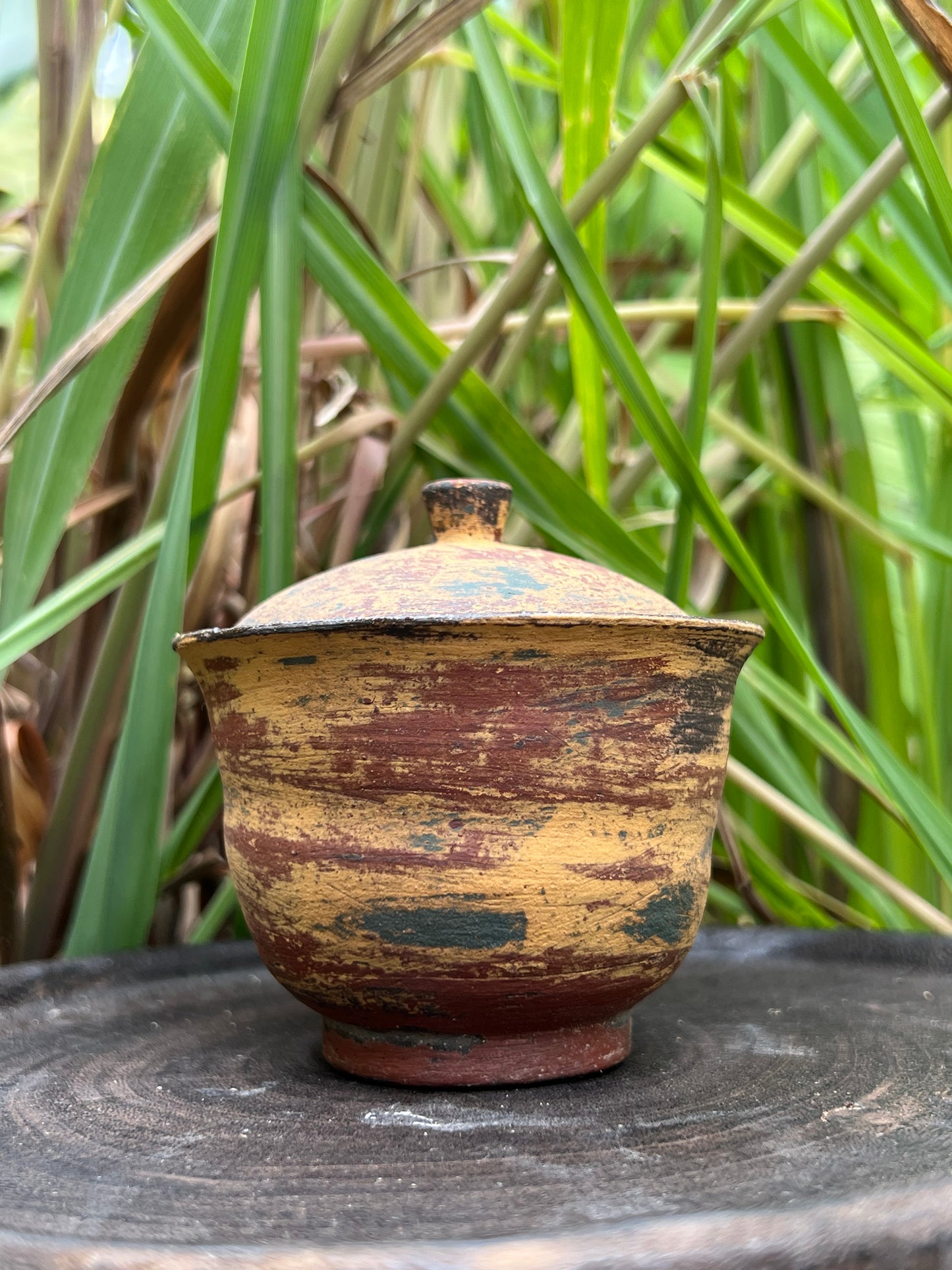 this is a pottery gaiwan.