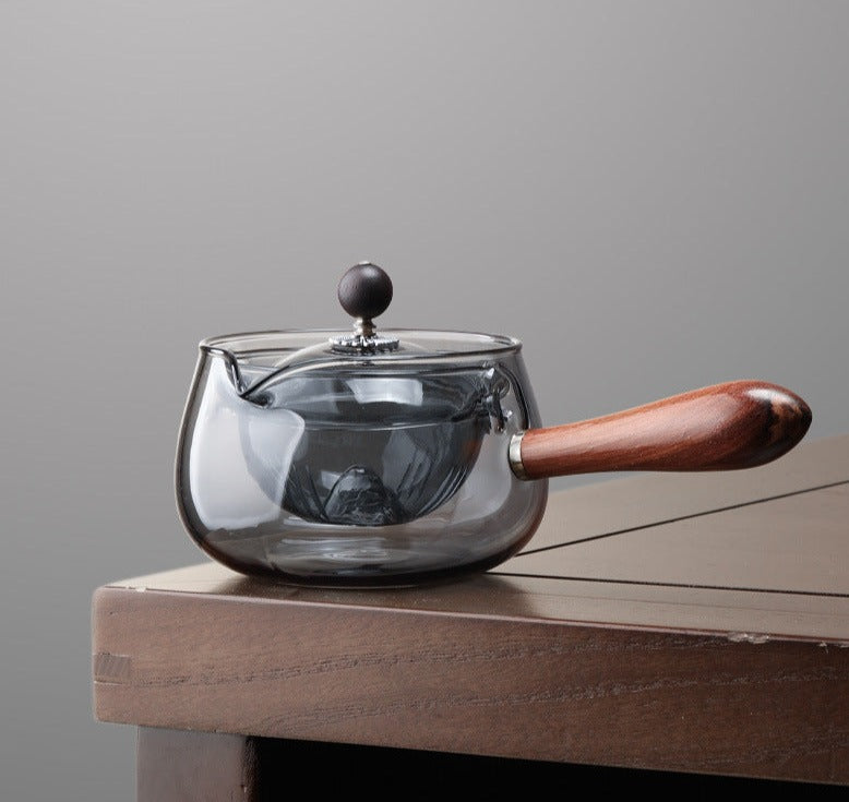 This is a glass teapot. This is a glass kettle