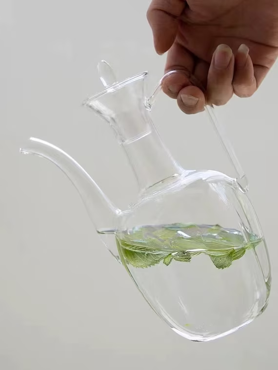 This is a glass teapot. This is a glass kettle