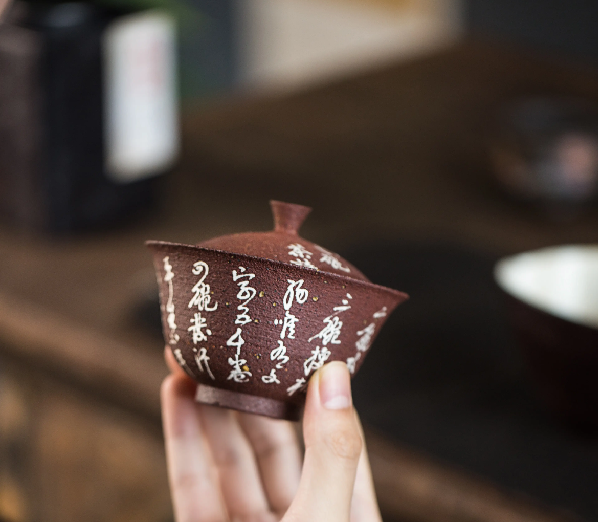 This is a pottery teapot.this is a pottery gaiwan