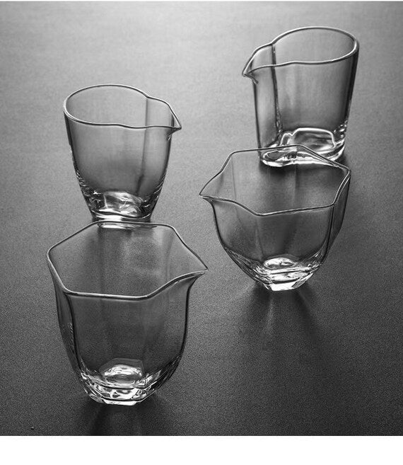 This is a transparent glass faircup gongdaobei