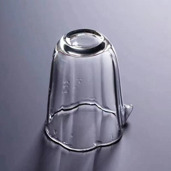 This is a transparent glass faircup gongdaobei