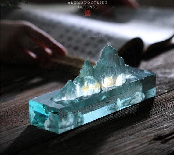 This is a colored glass liuli incense holder