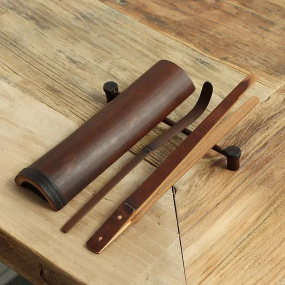 This is a bamboo tea scoop set