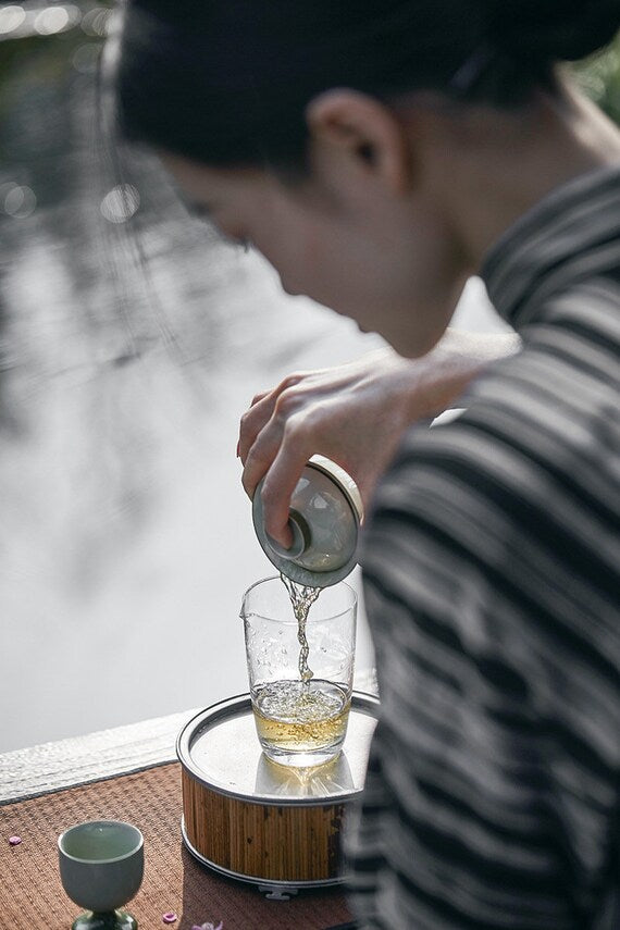 This is a transparent glass faircup gongdaobei