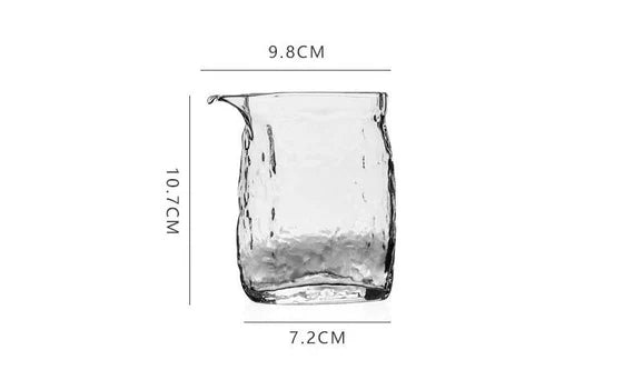 This is a transparent glass faircup gongdaobei