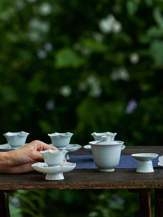 This is a ceramic high feet teacup