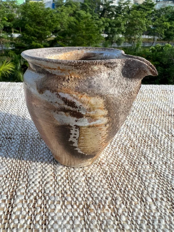 This is a pottery faircup gongdaobei