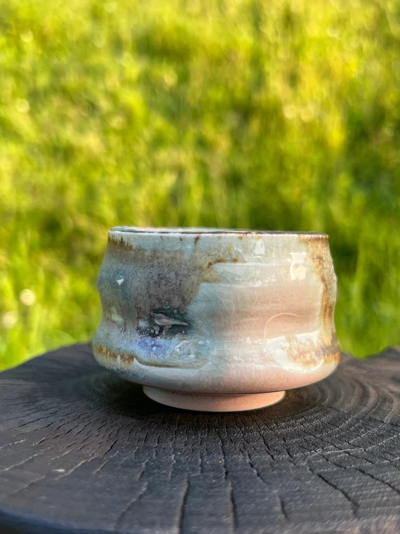 This is a shino ware teacup.this is a shinoyaki teacup