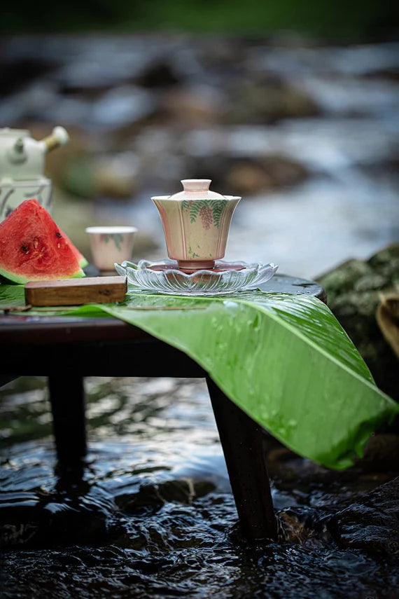 This is a ceramic teapot.this is a ceramic gaiwan