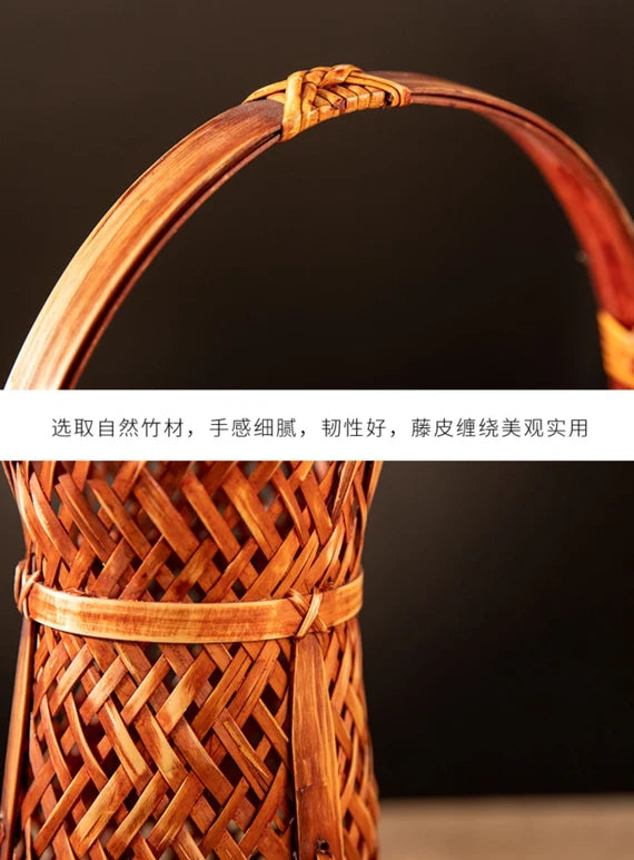 This is a bamboo weaving vase flower arrangement utensil.