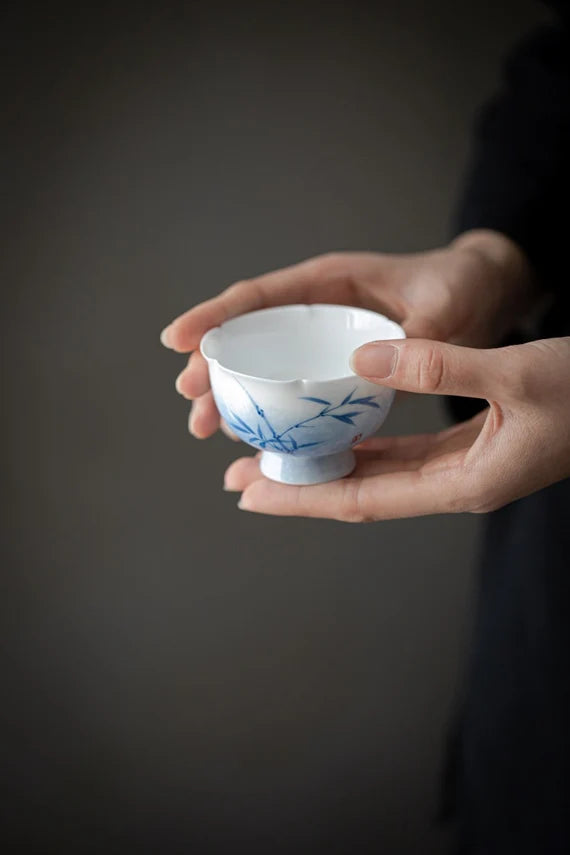 This is a ceramic teapot.this is a ceramic gaiwan