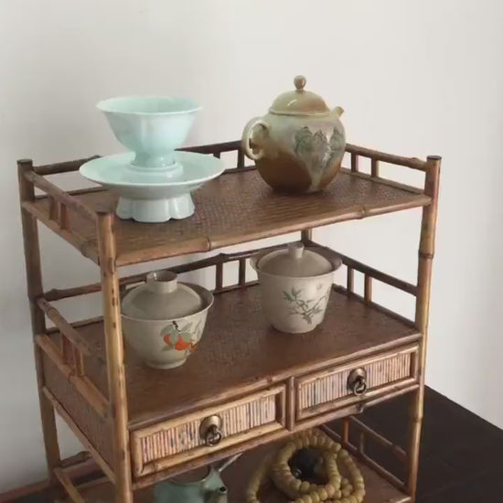 This is a meilu bamboo shelf bamboo rack.this is a bamboo teaware storage shelf