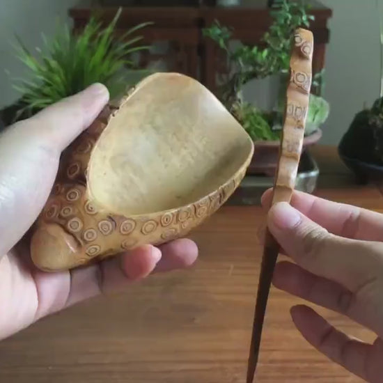 This is a bamboo root tea scoop 