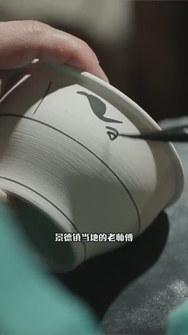 This is a porcelain teapot/gaiwan