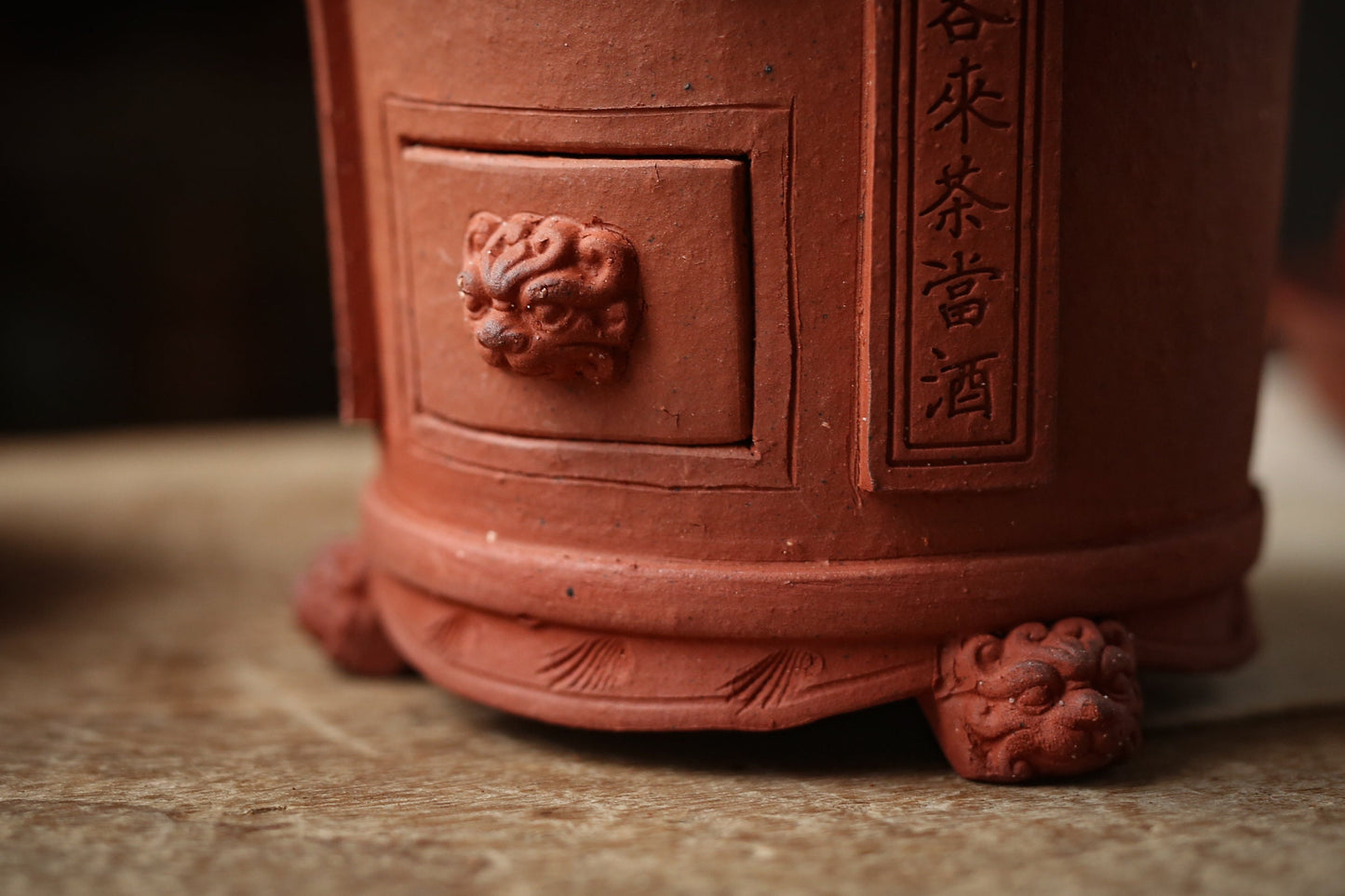 This is an electric charcoal stove. this is a chaozhou clay pottery stove 