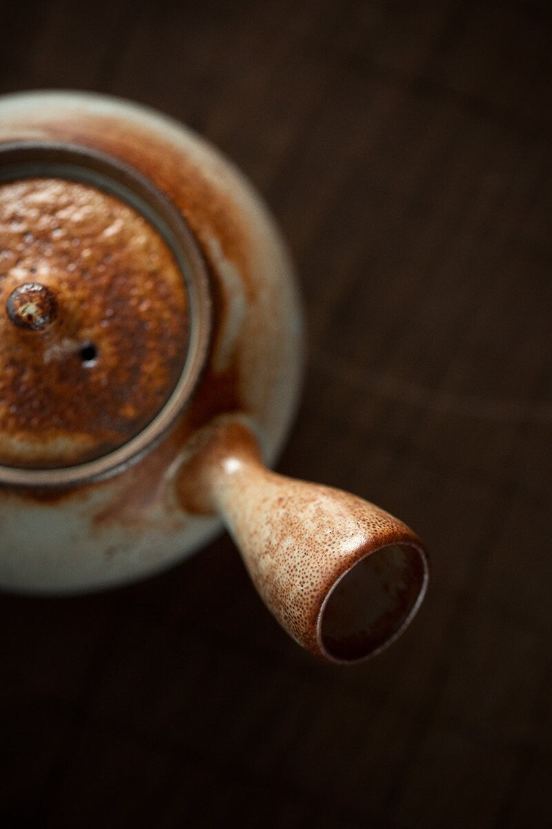 this is a shinoyaki shino ware teapot