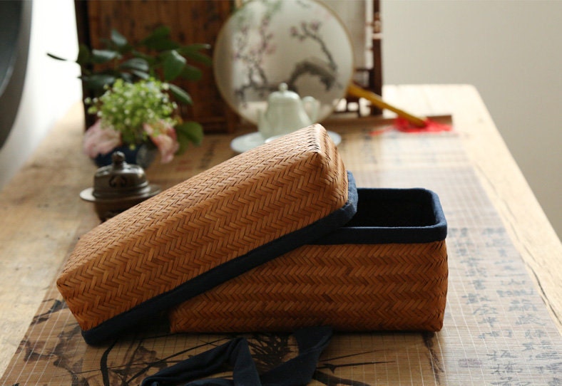 This is a bamboo weaving basket