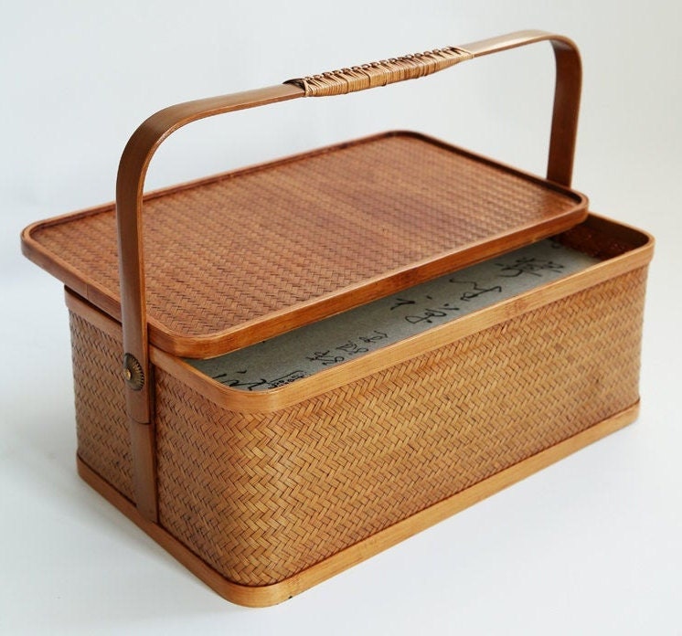 This is a bamboo weaving basket