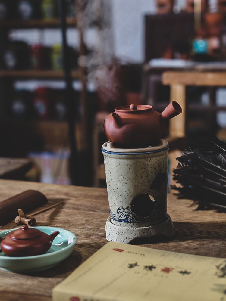 This is a ceramic stove. This is a charcoal electric stove