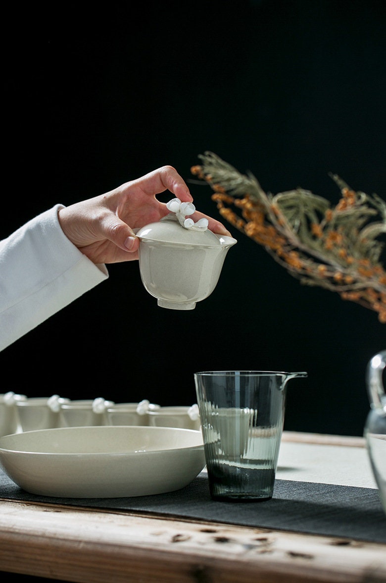 This is a transparent black glass faircup gongdaobei
