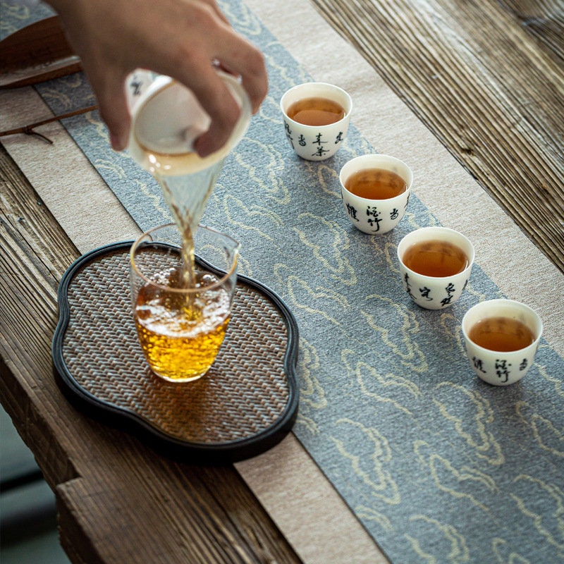 This is a linen tea mat.this is a waterproof table cloth