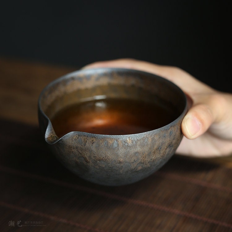 This is a pottery faircup gongdaobei