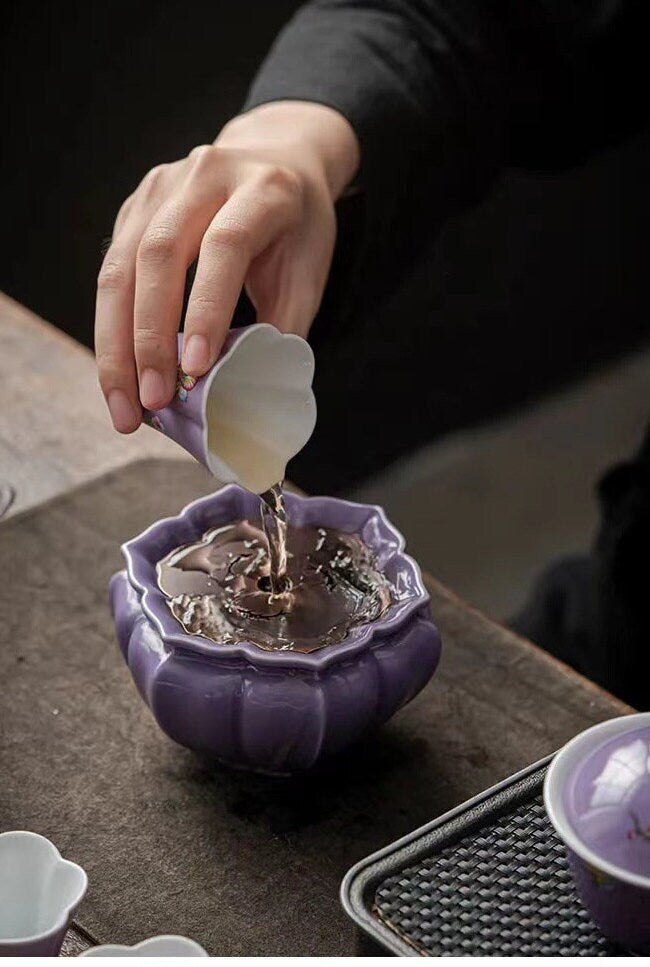 this is a ceramic tea basin jianshui