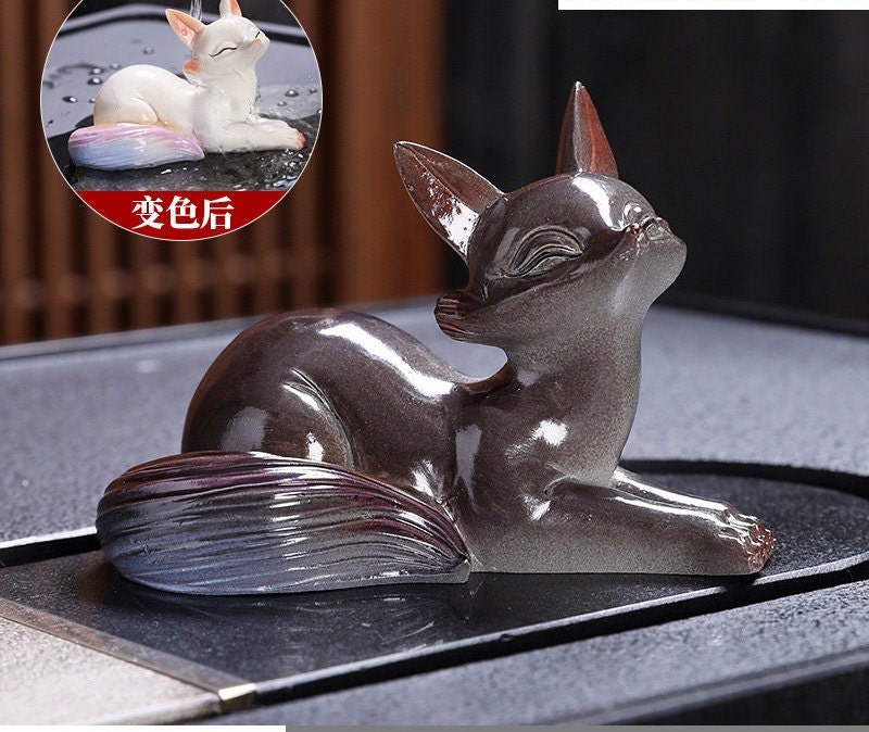 This is a color changing fox teapet.this is a resin teapet