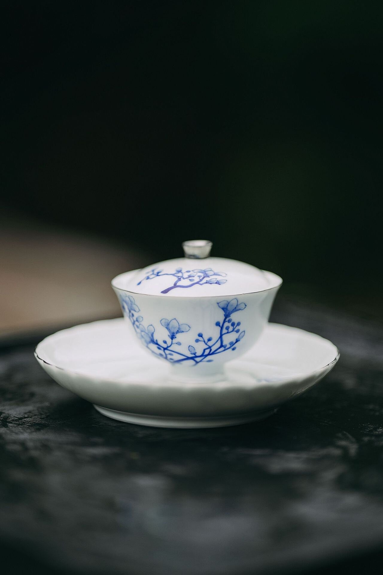 This is a ceramic teapot.this is a ceramic gaiwan