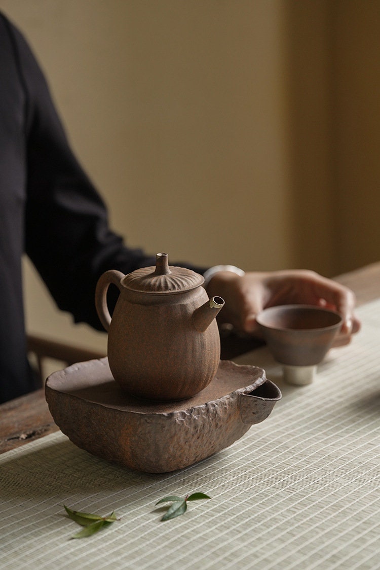 Old rock mud water storage pot bearing tea tray tea ceremony accessories can raise dry bubble plate old tea guest water storage