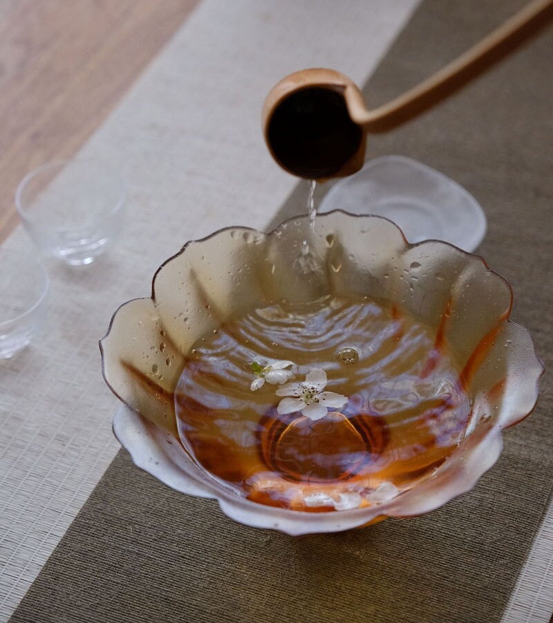 This is a liuli tea bowl