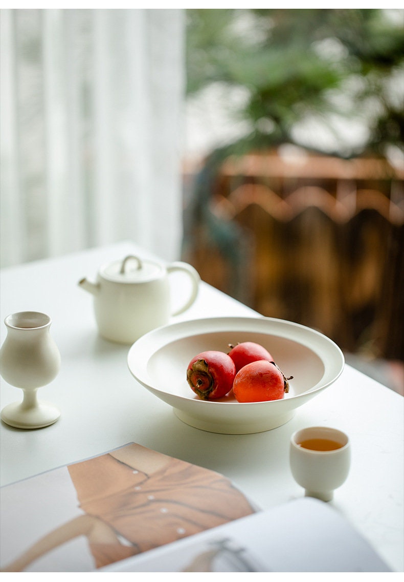 Cream fruit plate simple round foot refreshment tea tray tea boat plate living room decorative ceramic snack plate storage plate