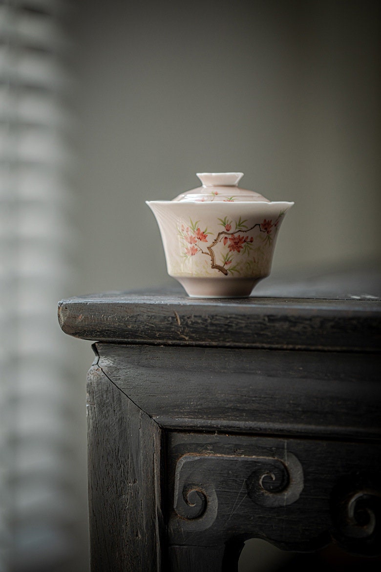 Chinese Jingdezhen Gaiwan Handpaited Pink Wisteria Pattern Teaware Teapot Chinese Master Pottery Ceramic Japanese Ceramic